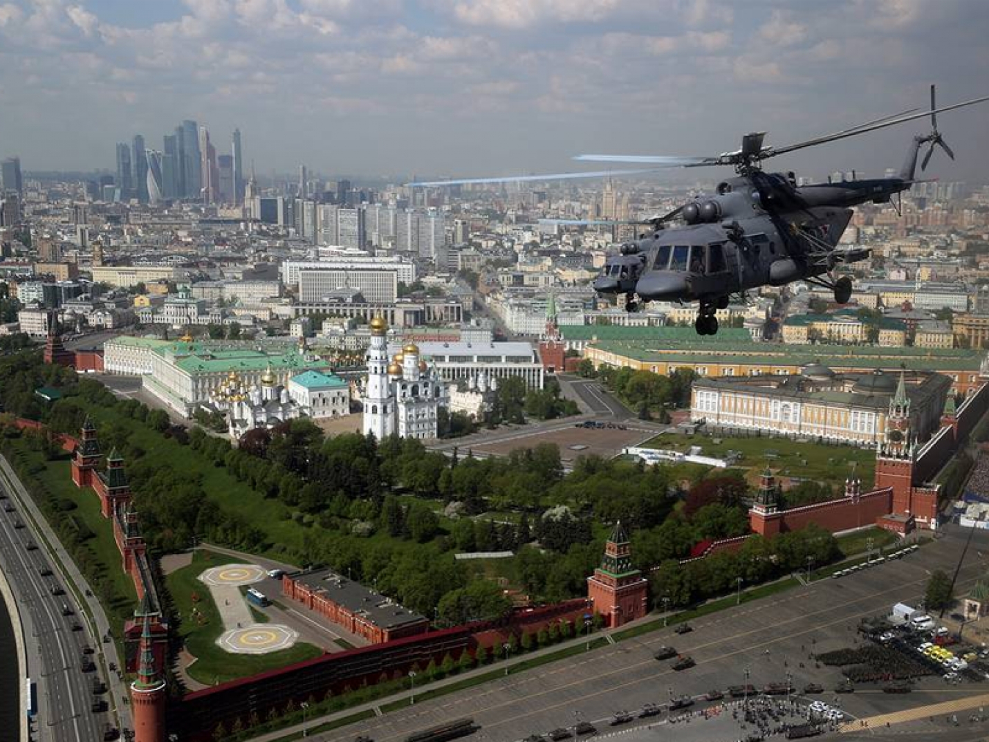 Репетиции воздушной части парада Победы в Москве начнутся 15 апреля